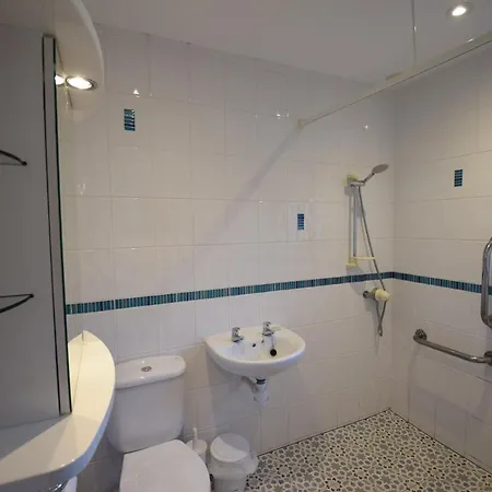 Beckside Apartment *